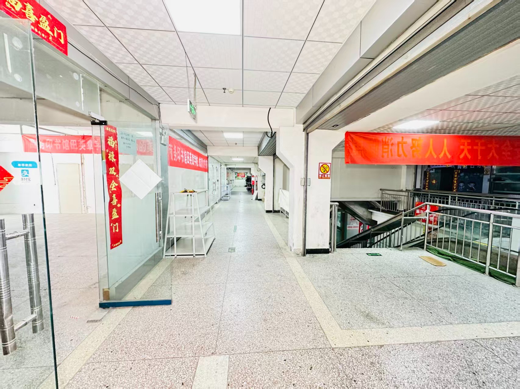 牡丹大道引入人工智能技术应用场景，推动AI与商业、零售、电商、企业服务等领域融合发展。